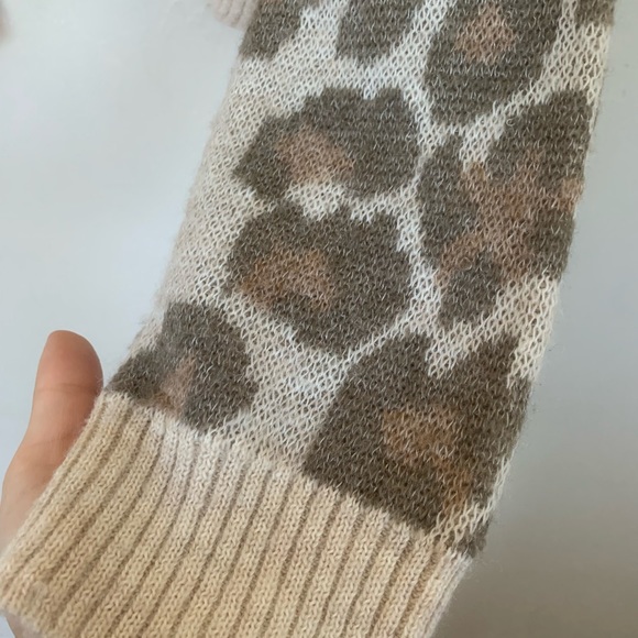 Leopard Print Knit Sweater - Picture 2 of 3